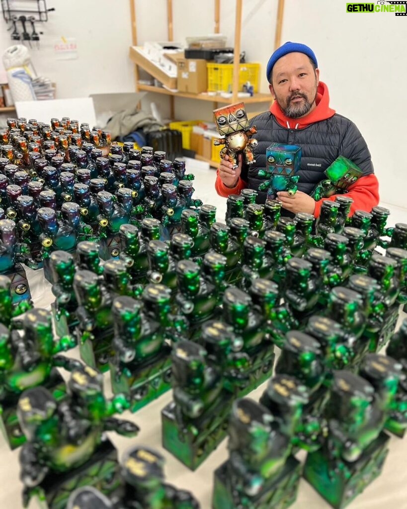Takashi Murakami Instagram - @tengaone He had been long time to ready to show soft vinal things, will show at @artbasel Hong Kong @kaikaikikigallery 👋 聖蹟桜ヶ丘