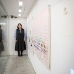 Takashi Murakami Instagram – @natsuko_kunishige 
国重奈津子さんの個展
昨日まで。

@geisai の審査員の全員が、この作家は展覧会をやらせるべきだ、と言ってチョイスした作家さんです。

20歳代の時3年間鬱病で、寝たきりになってて、その時に太陽に当たりたい。西陽を浴びたら自分は元気になれる、という妄執に駆られていた日々を思い出して、その日の光がテーマの絵画を描いているとの事。

画力はある。
なので、コレからはコツコツそんなに大きな作品でないものを制作していく事で、彼女自身が癒されると思います。
展覧会は残念ながら、昨日で終わりましたが、是非彼女の活動、追いかけてみてください。

審査員の1人、 くらやえみさん @emikuraya 
も駆けつけてくださいました。

Winner of the Classic Special Prize
at “GEISAI#22 & Classic” @geisai
Natsuko Kunishige @natsuko_kunishige Solo Exhibition
“A Close View,”
2023/12/7(Thu.)-12(Tue.)
https://zingarokk.com/gallery/hidarizingaro/exhibition/37332/
at Hidari Zingaro @hidarizingaro
.
.
「GEISAI#22&Classic」@geisai 
Classic特別賞 受賞。
国重奈津子　@natsuko_kunishige 個展
「近い景色」
2023/12/7(木)〜12/12(火)
https://zingarokk.com/gallery/hidarizingaro/exhibition/37332/
会場　Hidari Zingaro @hidarizingaro Hidari Zingaro 左甚蛾狼