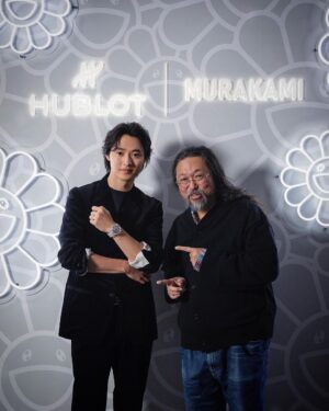 Takashi Murakami Instagram - 山﨑賢人さん
@kentooyamazaki 
と
HUBLOT @hublot @hublot_japan のイベントでお会いして、その時に、僕の展覧会
「村上隆 もののけ京都」
@takashimurakami_mononoke_kyoto 
のツアーガイドを担当していただけないか？とお願いしたところ御快諾いただきまして、日本語の音声ガイド、山﨑さんの声でお送りすることになりました！👏👏👏
ありがとうございます！

先日、ゴールデンカムイ @kamuy_movie の試写も招待してくださって行ってきました。
キングダムも主人公で、正に今の日本の主人公そのものの方ですね！