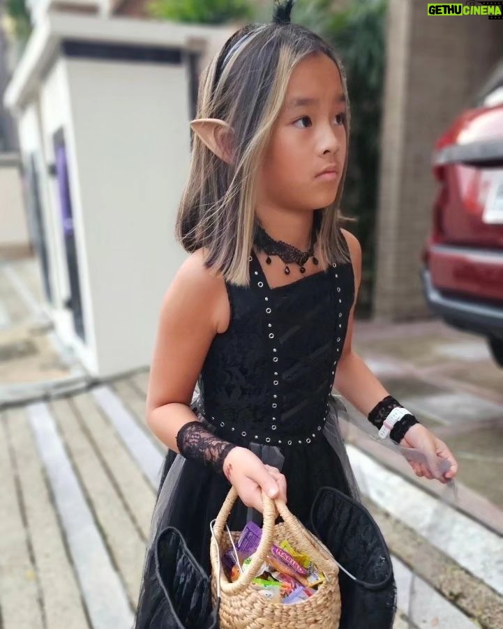 Taksaorn Paksukcharern Instagram - Halloween กับจาติมเพื่อนรัก 🎃 ขอบคุณพี่โน๊ต & พี่เกรซที่พาไปค่ะ ❤️ @gracemahadumrongkul @jongjet_note