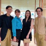 Taksaorn Paksukcharern Instagram – Nice to meet you and congratulations for the 1st @loropiana in Thailand 🎉🎉🎉 @macattaneo @leo9chow

วันนี้พี่ป๊อปที่รักพาแอฟช้อปปิ้ง และดีใจที่ได้เจอพี่หนึ่งและครอบครัวนะคะ เห็นพี่หนึ่งช้อปวันนี้แล้วมีแรงกลับไปทำงานต่อเลยค่ะ 🤩 @1_suriyon
#พี่ป๊อปผู้ไม่มีไอจี