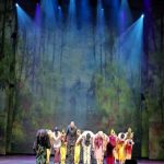 Taksaorn Paksukcharern Instagram - "WATERFALL" A New Musical มิวซิคัลไทยที่เคยไปบรอดเวย์ แล้ววันนี้กลับมาไทยให้เราได้ดูกันในเวอร์ชั่นใหม่ กับนักแสดง นักเขียนบท นักเขียนเพลงบรอดเวย์ระดับโลก ไฮไลท์อยู่ที่ยกน้ำตกมิตะเกะมาไว้บนเวทีเลยค่ะ! เป็นโปรดักชันที่ไม่ควรพลาด แสดงถึง 1 ตุลาคมนี้เท่านั้นนะคะ ถ้าใครไปดูจะบอกว่าแอฟชอบความสัมพันธ์ของ แคทเธอรีน & นวล น่ารักกก… 🤍 #waterfallanewmusical #เมืองไทยรัชดาลัยเธียเตอร์ เมืองไทยรัชดาลัยเธียเตอร์ Esplanad Ratchada