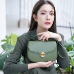 Taksaorn Paksukcharern Instagram - Elegant and timeless ✨ @LoroPiana #LoroPiana #LoroPianaGhieraBag