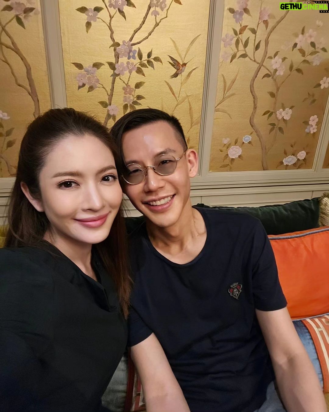 Taksaorn Paksukcharern Instagram - Happy Birthday ค่ะพี่ป๊อปที่รัก !! มีความสุขมากๆนะคะ น้องคนนี้อยากเห็นพี่ยิ้มในทุกๆวัน ดีใจที่ได้เป็นน้องสาวพี่ป๊อปนะคะ 🎂🥳❤️❤️ #พี่ป๊อปผู้ไม่มีไอจี
