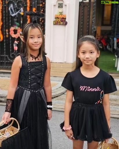 Taksaorn Paksukcharern Instagram - Halloween กับจาติมเพื่อนรัก 🎃 ขอบคุณพี่โน๊ต & พี่เกรซที่พาไปค่ะ ❤️ @gracemahadumrongkul @jongjet_note