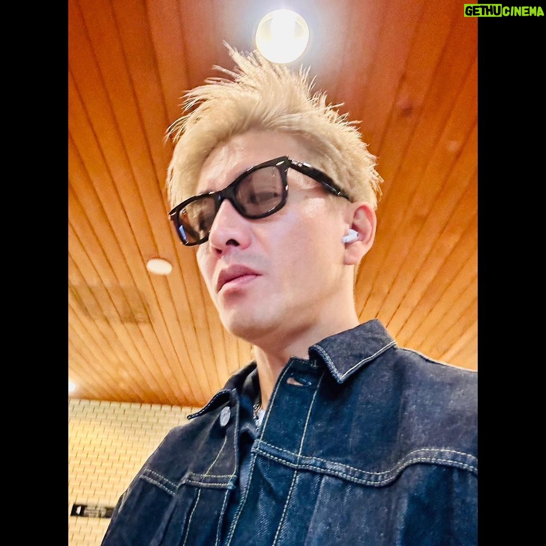 Takuya Kimura Instagram - 「今日は次の作品の衣装合わせからのレコーディング! 内容の濃い1日でしたぁ〜。 ありがとうございましたぁ〜!」 拓哉 #木村拓哉#TakuyaKimura