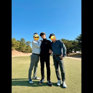 Takuya Kimura Instagram - ⁡
⁡
⁡
「本日は今年の打ち納めをさせていただきましたぁ〜！
あすなろ白書からお世話になってる方とのラウンド。
沢山の現場で共に作業してきた監督も共に。
朝一はほんの少し冷えましたが、後半はとっても暖かくて最高の打ち納めになりました！ありがとうございました。」
⁡
拓哉
#木村拓哉#TakuyaKimura