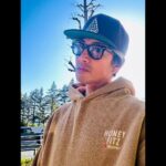 Takuya Kimura Instagram – ⁡
⁡
⁡
「陽が当たってる所は本当にあったかい！
アム＆ルンと歩いただけで汗かいてます。
せっかくなので、もうちょい身体を動かしちまいます！」
⁡
拓哉
#木村拓哉#TakuyaKimura
