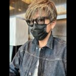 Takuya Kimura Instagram - ⁡ ⁡ ⁡ 「おはようございます❕ 朝一の空港にて。 では撮影の地へ❕」 ⁡ PEACE‼︎ ⁡ STAYSAFE！ ⁡ 拓哉 #木村拓哉#TakuyaKimura