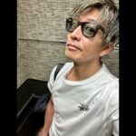 Takuya Kimura Instagram - ⁡ ⁡ ⁡ 「今日も暑かったですね…。 ⁡ 皆さん、水分補給を忘れずに❕」 ⁡ PEACE‼︎ ⁡ STAYSAFE！ ⁡ 拓哉 #木村拓哉#TakuyaKimura
