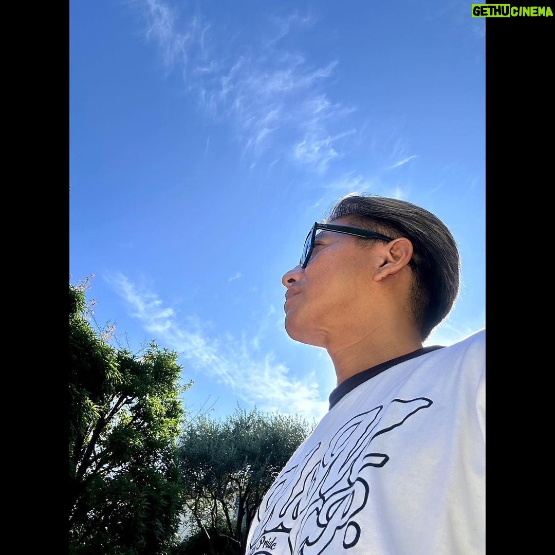 Takuya Kimura - 144.6K Likes -
「10月6日。
なのにT-shirtで十分な気温と突き抜けるような青空ですね。」
PEACE‼︎
STAYSAFE!
拓哉
#木村拓哉#TakuyaKimura