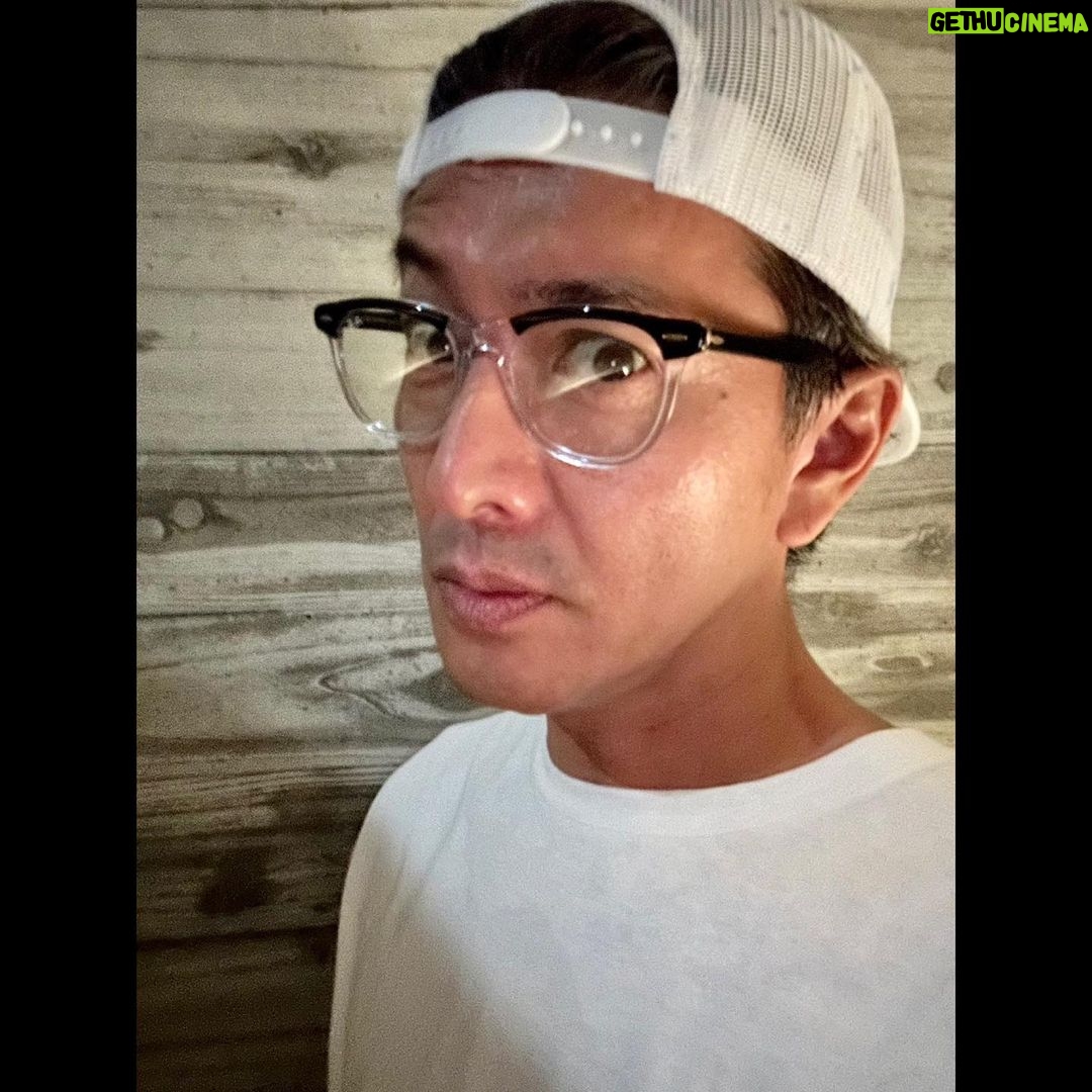Takuya Kimura - 140.2K Likes -
「今日も引き続きの夏日でしたね…。
夜になって、ようやく出られると思っても、10000歩以上歩くと汗だくに…。
皆さん、お疲れ様でしたぁ〜❕」
PEACE‼︎
STAYSAFE!
拓哉
#木村拓哉#TakuyaKimura