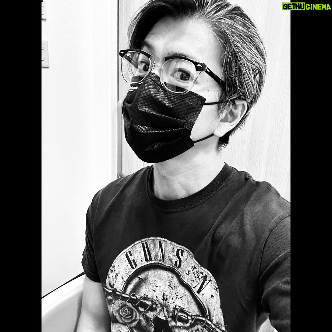 Takuya Kimura Instagram - 「今日はとある検査に。 なるほど…。そうなんだ…。 へぇ〜。っと思う事が沢山あって、びっくりでした❕ 未だ知らない事ってあるんだなぁ〜❕何か悪い検査結果が出たわけではないのでご心配なく👊」 PEACE!! STAYSAFE! 拓哉 #木村拓哉#TakuyaKimura