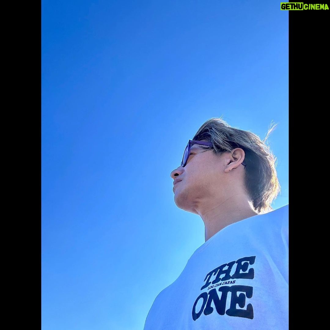 Takuya Kimura - 130.8K Likes -
「夕方狙いで行って来ましたぁ〜❕
久々に海の友達にも会えたし、最高な時間でしたぁ〜❕
あぁ〜、心地良い疲れ。」
PEACE‼︎
STAYSAFE!
拓哉
#木村拓哉#TakuyaKimura
