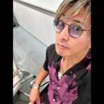 Takuya Kimura Instagram - ⁡ ⁡ ⁡ 「今日も午後になって気温がぐんと上がりましたね…。 皆さん、しっかり水分補給をしてくださいね❕ 自分は、取材からのスタートです❕」 ⁡ PEACE‼︎ ⁡ STAYSAFE! ⁡ 拓哉 #木村拓哉#TakuyaKimura