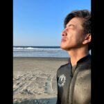 Takuya Kimura Instagram - ⁡ ⁡ ⁡ 「今日も、いきなり思い立って海に出動してきました❕ 余りにも久々のポイント。 19歳の頃会っていた青年が、超イケてる40歳になっていて、時間の流れを感じました…。 今日の波に感謝❕」 ⁡ PEACE‼︎ ⁡ STAYSAFE! ⁡ 拓哉 #木村拓哉#TakuyaKimura