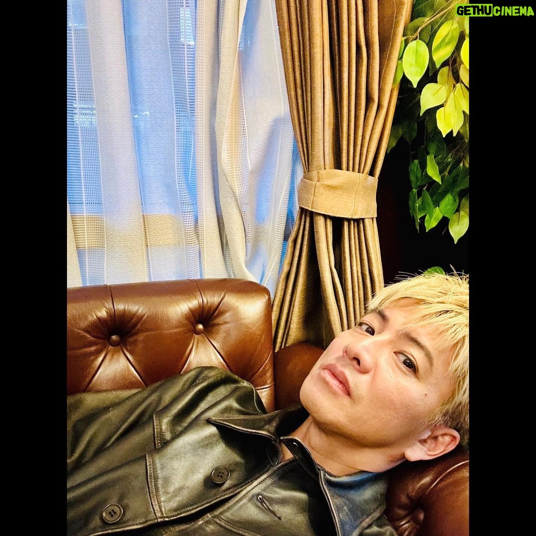 Takuya Kimura Instagram - 「現場あるある…"夜待ち"。 他にも"移動メシ"。 "飯押し"。"てっぺん"…。」 拓哉 #木村拓哉#TakuyaKimura