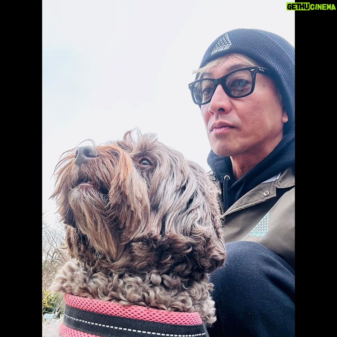 Takuya Kimura Instagram - 「今日は日差しが無い分かなり冷え込んでますね…。2回に分けて出動したら、13500歩に…。 さすがに歩いた感があります!」 拓哉 #木村拓哉#TakuyaKimura