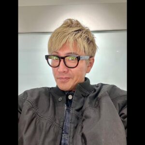 Takuya Kimura Instagram - ⁡
⁡
⁡
「今後の流れの確認をしに！
今年はガッツリ動く事になりそうです。
その際には、是非受け取ってくださいませ！」
⁡
拓哉
#木村拓哉#TakuyaKimura
