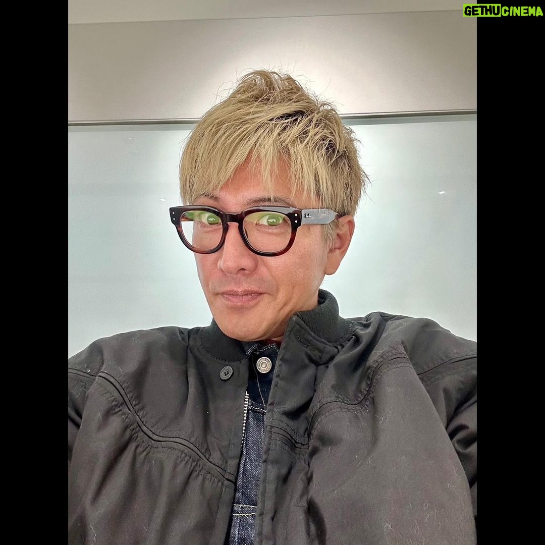 Takuya Kimura - 141.3K Likes -
「今後の流れの確認をしに!
今年はガッツリ動く事になりそうです。
その際には、是非受け取ってくださいませ!」
拓哉
#木村拓哉#TakuyaKimura