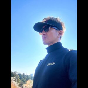 Takuya Kimura Instagram - ⁡
⁡
⁡
「本日は今年の打ち納めをさせていただきましたぁ〜！
あすなろ白書からお世話になってる方とのラウンド。
沢山の現場で共に作業してきた監督も共に。
朝一はほんの少し冷えましたが、後半はとっても暖かくて最高の打ち納めになりました！ありがとうございました。」
⁡
拓哉
#木村拓哉#TakuyaKimura