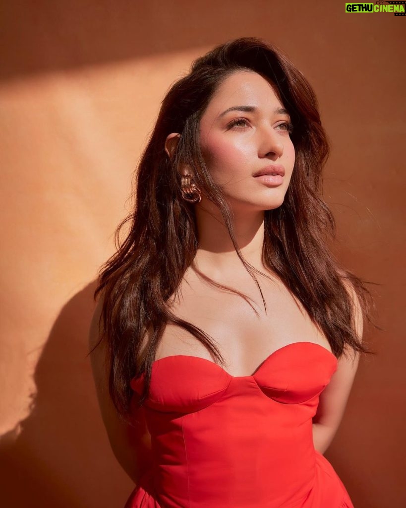 Tamannaah Instagram - 2 minutes of silence for everyone who thinks this is Red, and not Orange!