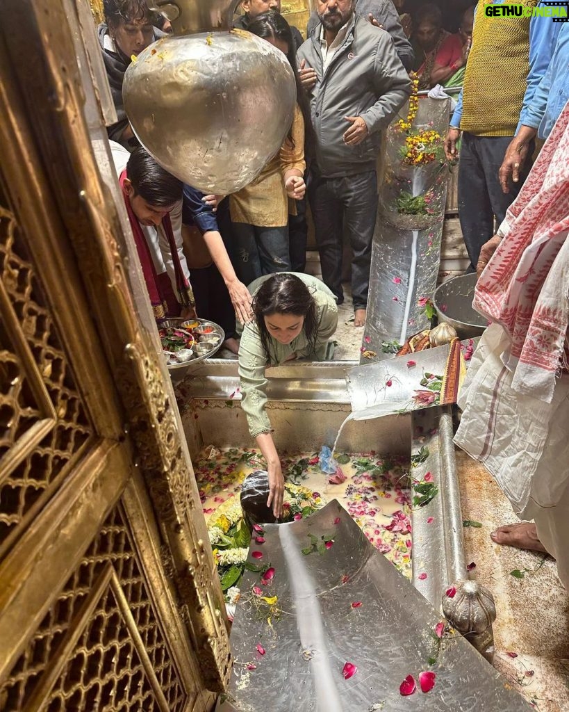 Tamannaah Instagram - Har har Mahadev 🙏🙏🙏 #kashivishwanath #varanasi Kashi Vishwanath Temple