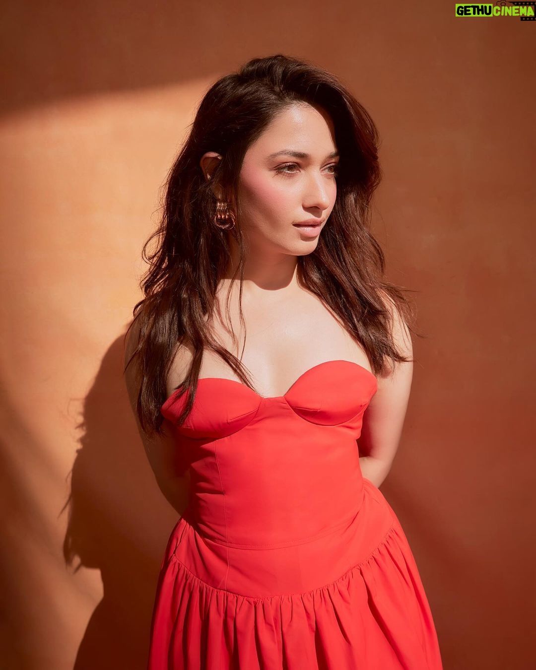 Tamannaah Instagram - 2 minutes of silence for everyone who thinks this is Red, and not Orange!