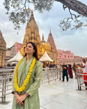 Tamannaah Instagram - Har har Mahadev 🙏🙏🙏

#kashivishwanath #varanasi