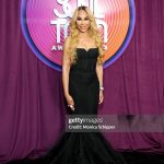 Tamar Braxton Instagram - @soultrain Thank you for making me feel like the prettiest girl in the world✨💋 #soultrainawards #cohost #walmart #loveandwar10.
