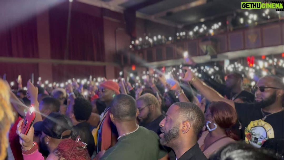 Tamar Braxton Instagram - Let’s give it up to my sister THE TRACI BRAXTON. I promised no matter what I will always take you with me in every city and show. These moments I will forever cherish. I love and miss you Traci ❤️❤️🥹 #loveandwar10 #tracibraxton