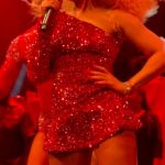 Tamar Braxton Instagram - That’s just me…..spend it up and then repeat 😉 what city are you coming to see me in?👀 get your tickets today link in my bio 💕 #loveandwar10