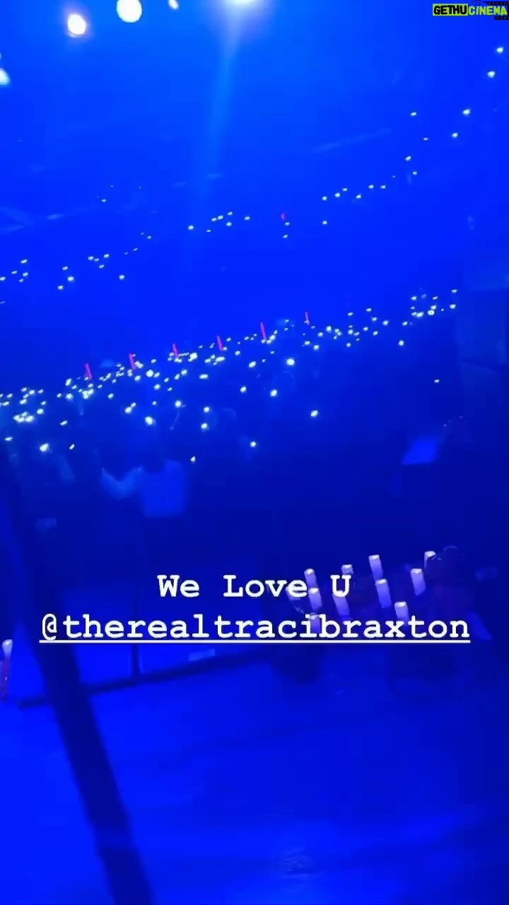 Tamar Braxton Instagram - Every city. Every show. Everywhere. I’ll take you with me like just like I promised. Love you sissy. 🥹 #tracibraxton #lastcall