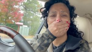 Tamar Braxton Instagram - Chillllleeee. Me and my big sister went over to Del Taco which is one of my favorites restaurants to go to BUT it went a little something like this 😂😂😅. Head over to my YouTube to watch the full video 🤣🤣