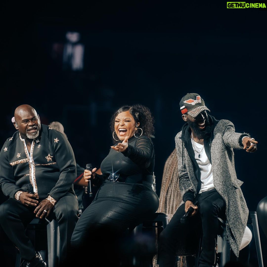 Tamela Mann Instagram - St. Louis moments 🙏🏾 📸: @alexyassrr #thereuniontour #themanns