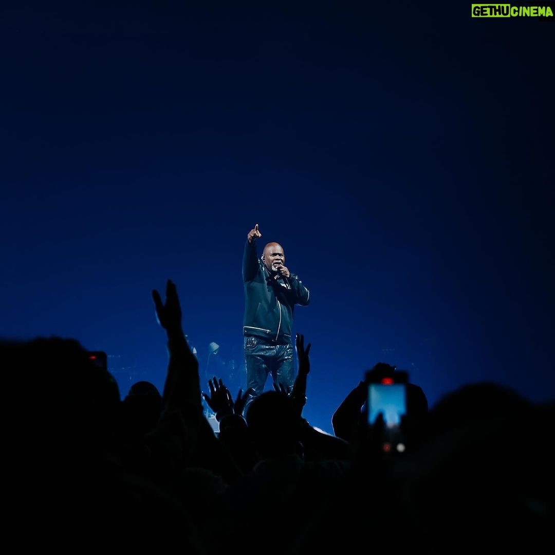 Tamela Mann Instagram - Thank you Jacksonville for the 🫶🏽 now we’re headed to the Carolinas! Raleigh we can’t wait to see you and have some good ole church! God has really been showing out at @reuniontourofficial !! 📸: @alexyassrr #raleigh #reuniontour #davidandtamelamann #davidmann #tamelamann #tillymanninc