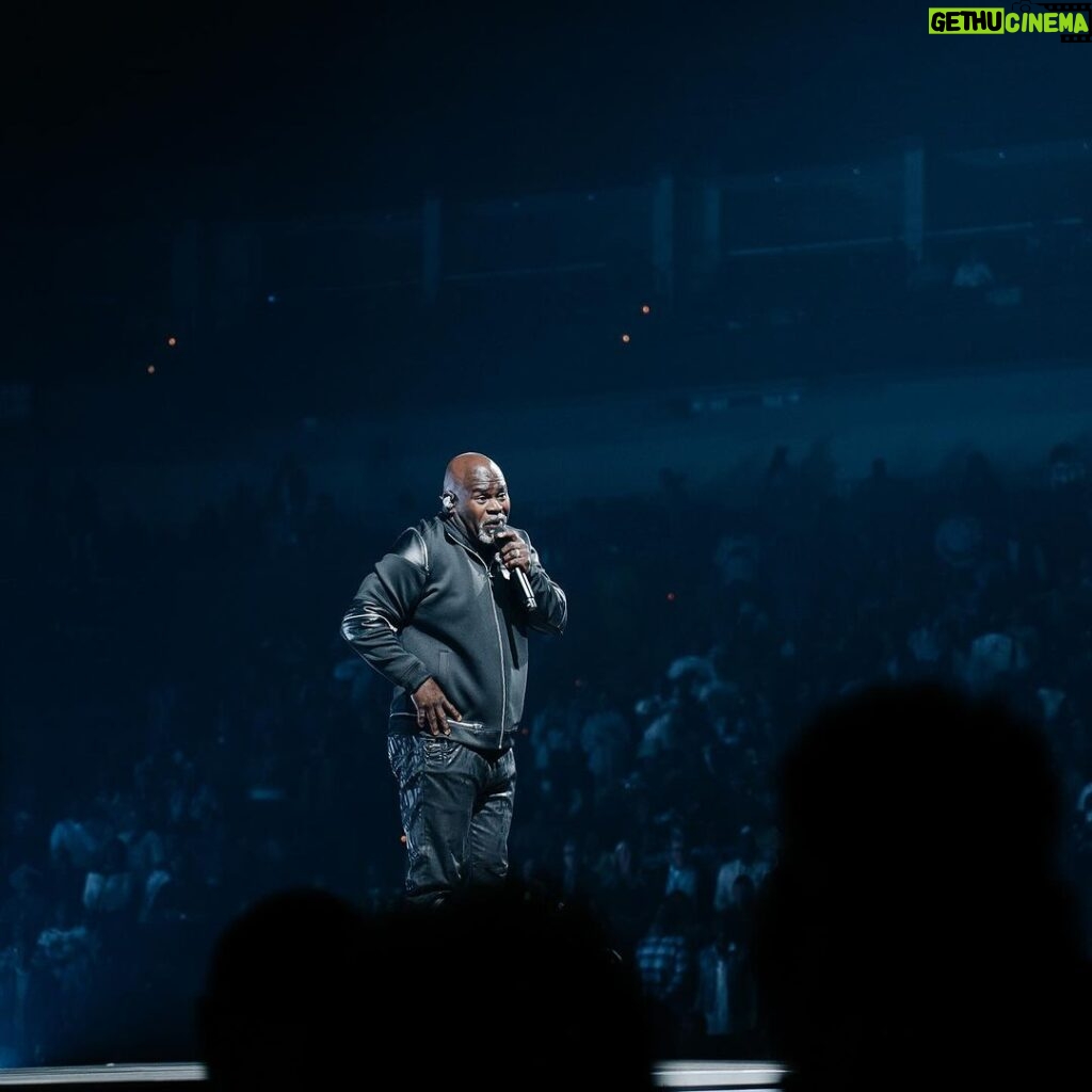 Tamela Mann Instagram - Thank you Jacksonville for the 🫶🏽 now we’re headed to the Carolinas! Raleigh we can’t wait to see you and have some good ole church! God has really been showing out at @reuniontourofficial !! 📸: @alexyassrr #raleigh #reuniontour #davidandtamelamann #davidmann #tamelamann #tillymanninc