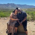 Tamela Mann Instagram – Good morning from paradise ❤️

Who’s painting would you choose?👀😂
Leave a 🤎 for David’s 
Leave a 💞 for Tams 
#35years #themanns