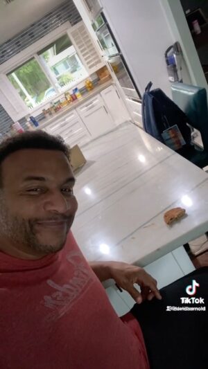 Tamela Mann Instagram - Nobody could tell a story like you and nobody looked so happy being so annoyed. RIL (rest in Laughter) @thedavidaarnold  We love you and will miss you friend. 🕊