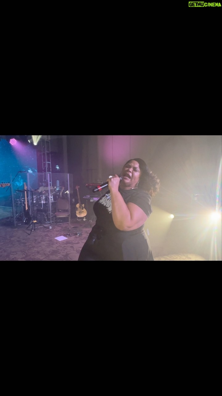 Tamela Mann Instagram - We’re officially ONE week away from the FIRST show of The Overcomer! Richmond, VA you’re up first! @iamtiamann @iamtiffanymann @davidmannjr Get your tickets here👇🏾 www.mannsworldtour.com #TheManns #overcomer #tour #richmond