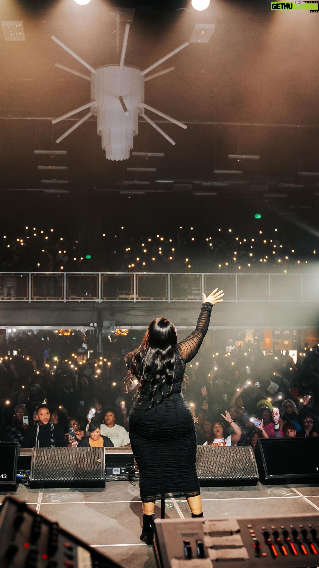 Tamela Mann Instagram - A morning reminder to keep pushing 🙏🏾 @reuniontourofficial #tamelamann #thereuniontour #sunday #motivation