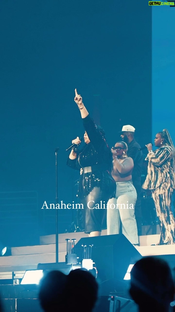 Tamela Mann Instagram - Anaheim California - 10/9/23 🔥 @reuniontourofficial 📸: @alexyassrr “But by the grace of God….” 1 Corinthians 15:10 #thereuniontour #tamelamann #grateful