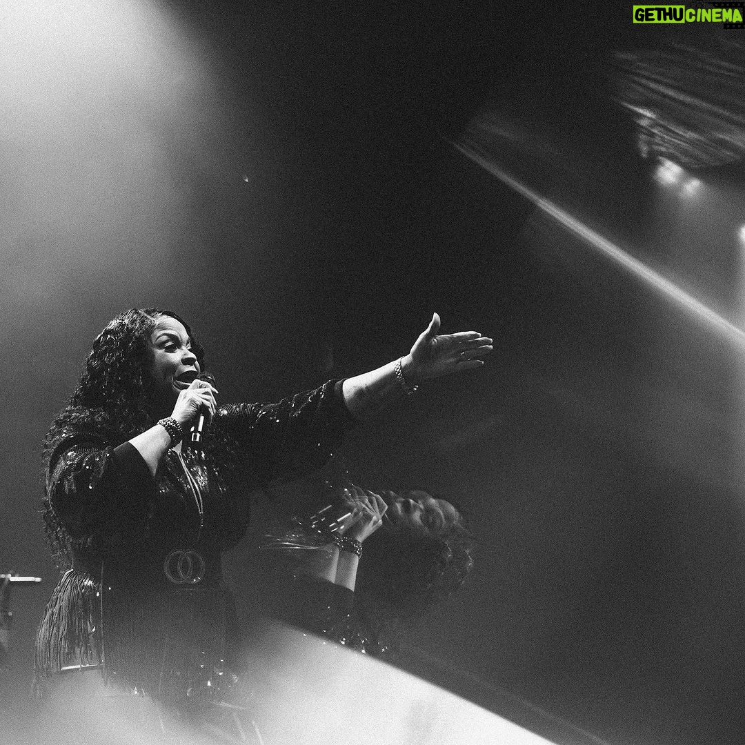 Tamela Mann Instagram - Phoenix 🙏🏾 🙏🏼 @reuniontourofficial 📸: @alexyassrr #themanns #thereuniontour