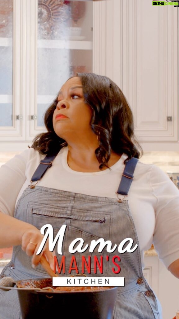 Tamela Mann Instagram - This chili recipe from Mama Mann's kitchen is perfect for the upcoming fall season🍂 For more fun hearty recipes, check out Mann Tv on YouTube. #themanns #fallrecipes #chili #chilirecipe #comfortfood