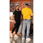 Tamer Hosny Instagram - الطياره اتأخرت🥹 و الجو من برد جداً لحر جداً من حقي اعرف انا في اي فصل في المطار ده 😡 و عملت كل حاجه نمت و صحيت و اتعرفت على اجانب كتير و بنحضر مشاريع دلوقتي و لسه الطياره مجاتش على كل ده بقى و تخيلوا اروح ملاقيش حد عارفني في بونتكانا 🥴😱🤓😀 اكرم يارب بس دي كل قصتي في ال ٨ ساعات اللي بقوا ٩ ساعات يلا سلام يا شباب بيقولوا الطياره وصلت و اي جديد هعرفكم 😀سلام👋 @blumarevents