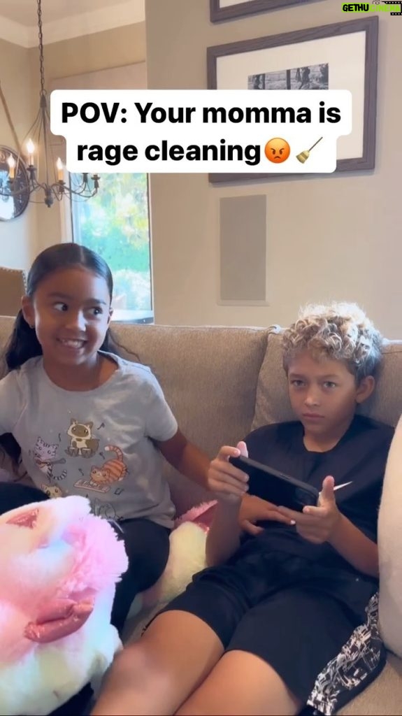 Tamera Mowry-Housley Instagram - When I’m in ‘rage cleaning’ mode, even my own kids know it’s best to be an audience from afar! 🧹🤣 Y’all ever put on this kind of ‘cleaning performance’ at home? Drop a ‘🍿’ if you’re just here for the show! #MomCleanDrama Inspo✨: @sixundersix_