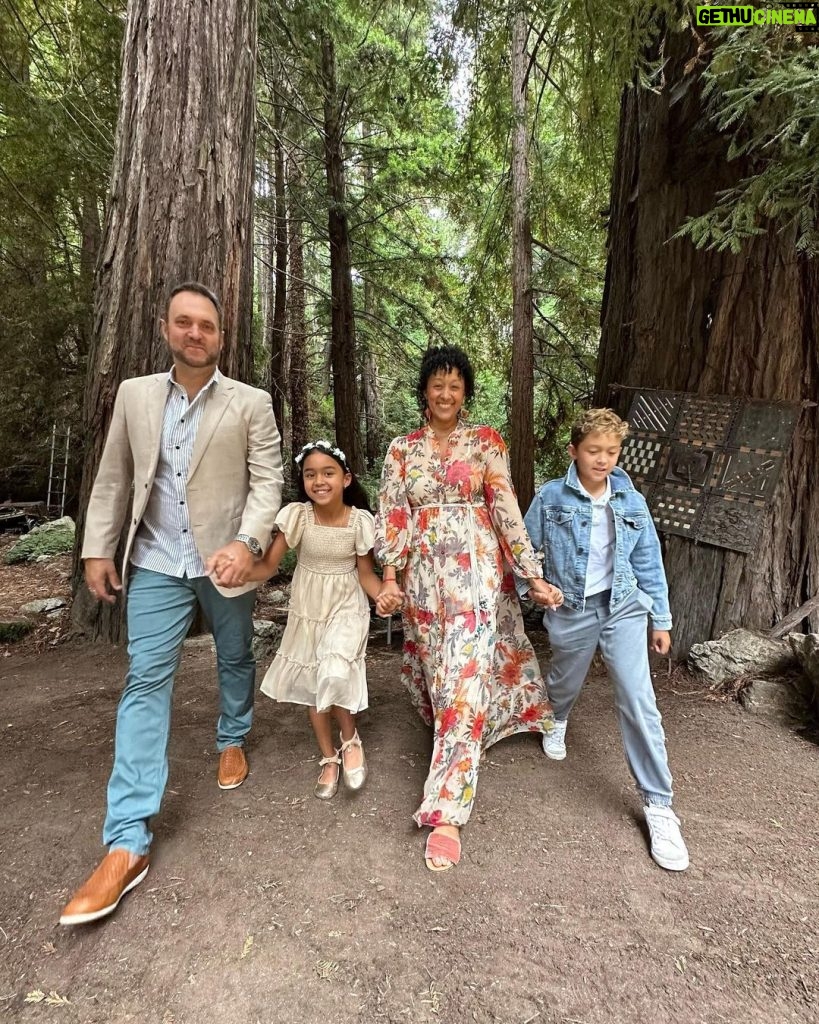 Tamera Mowry-Housley Instagram - From our family to yours, sprinkling a little love and joy your way! There's no better feeling than being surrounded by my favorite people. Here's to the moments that fill our hearts and make us smile the widest. #FamilyFirst #BigSur