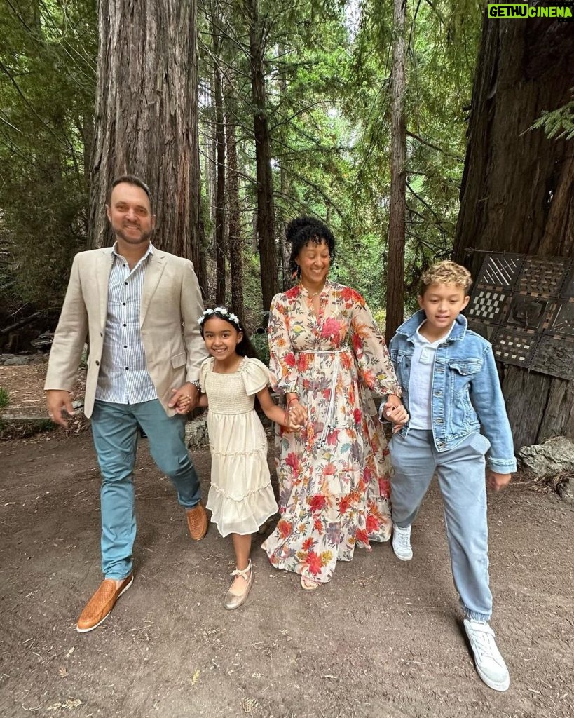 Tamera Mowry-Housley Instagram - From our family to yours, sprinkling a little love and joy your way! There's no better feeling than being surrounded by my favorite people. Here's to the moments that fill our hearts and make us smile the widest. #FamilyFirst #BigSur