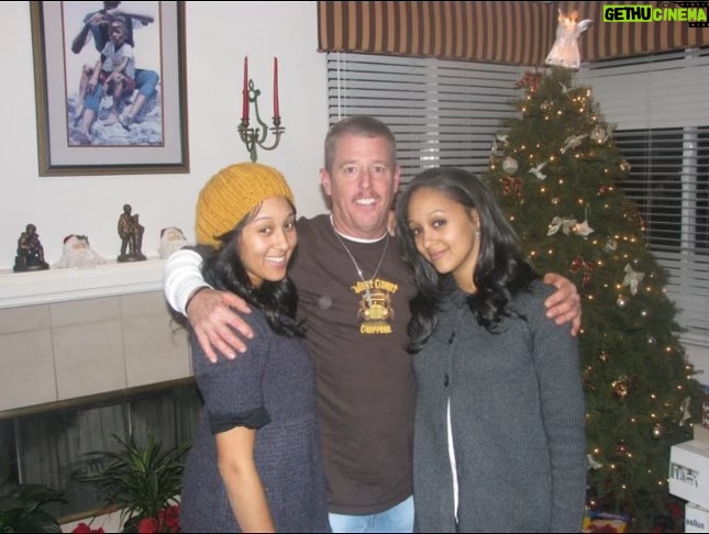 Tamera Mowry-Housley Instagram - Happy Birthday to our dad! 🎉🎂 Throwing it back to this precious moment with you and @TiaMowry. Wishing you a day filled with as much joy and love as you've given us through the years. We love you to the moon and back! ❤️#happybirthdaydad #tbt❤️