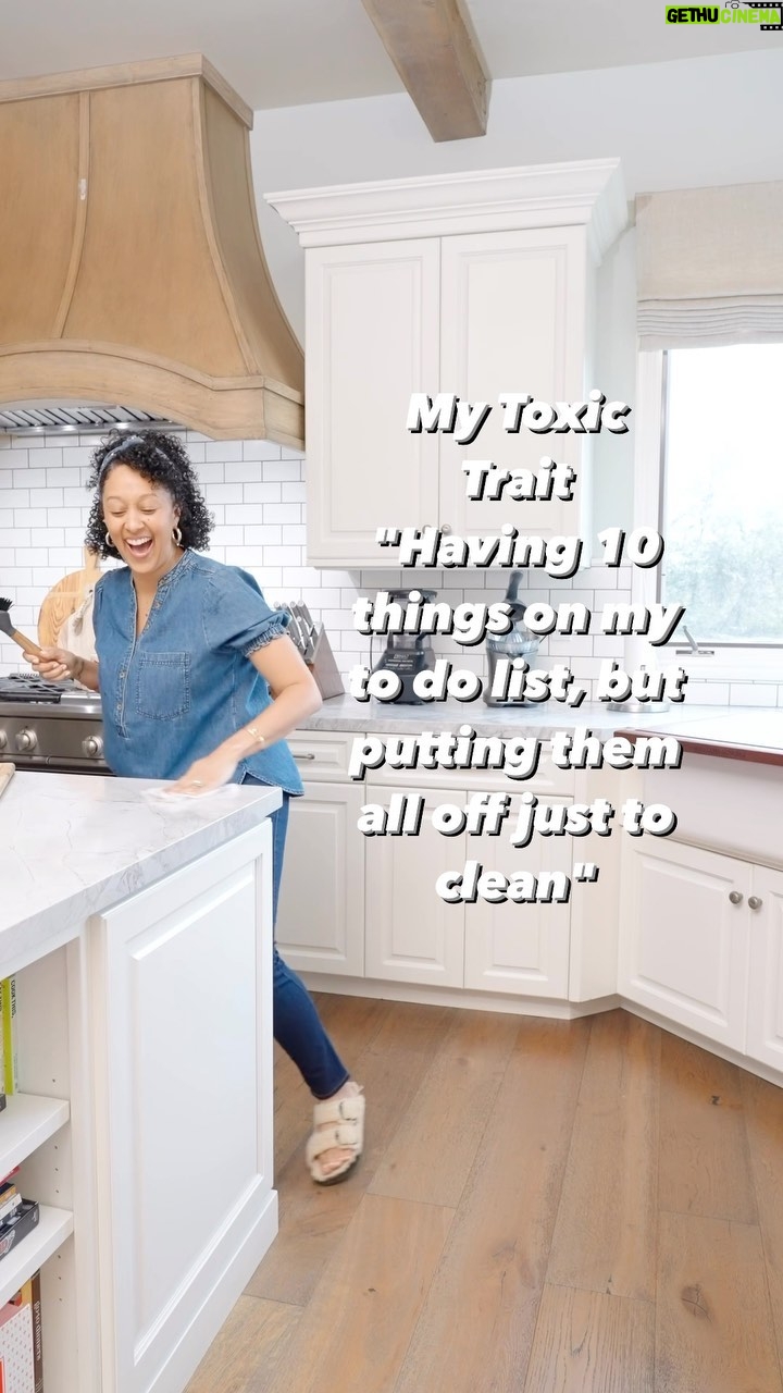 Tamera Mowry-Housley Instagram - Cleaning is therapeutic to me.π And brings clarity. I know I canβt be alone in this. I just cant help it! π€·π½ββοΈ
